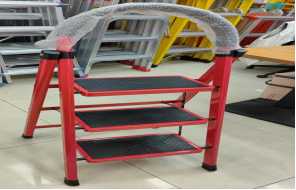 ESCALERA ROJO 3 PELDANO 320-3