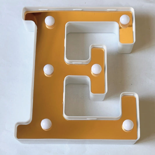 LAMPARA NUMERO LETRA DORADO 0-9 A-Z 16CM